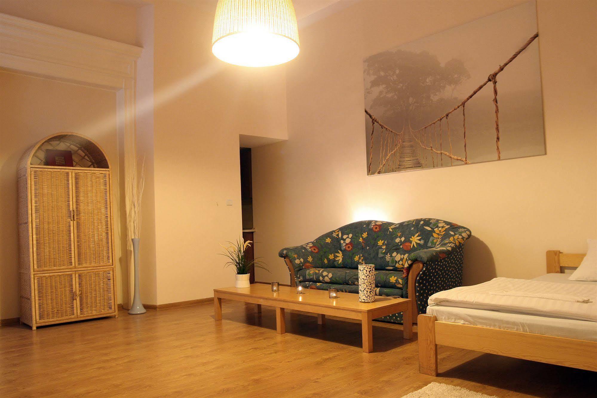 פוזנן Frolic Goats Hostel מראה חיצוני תמונה