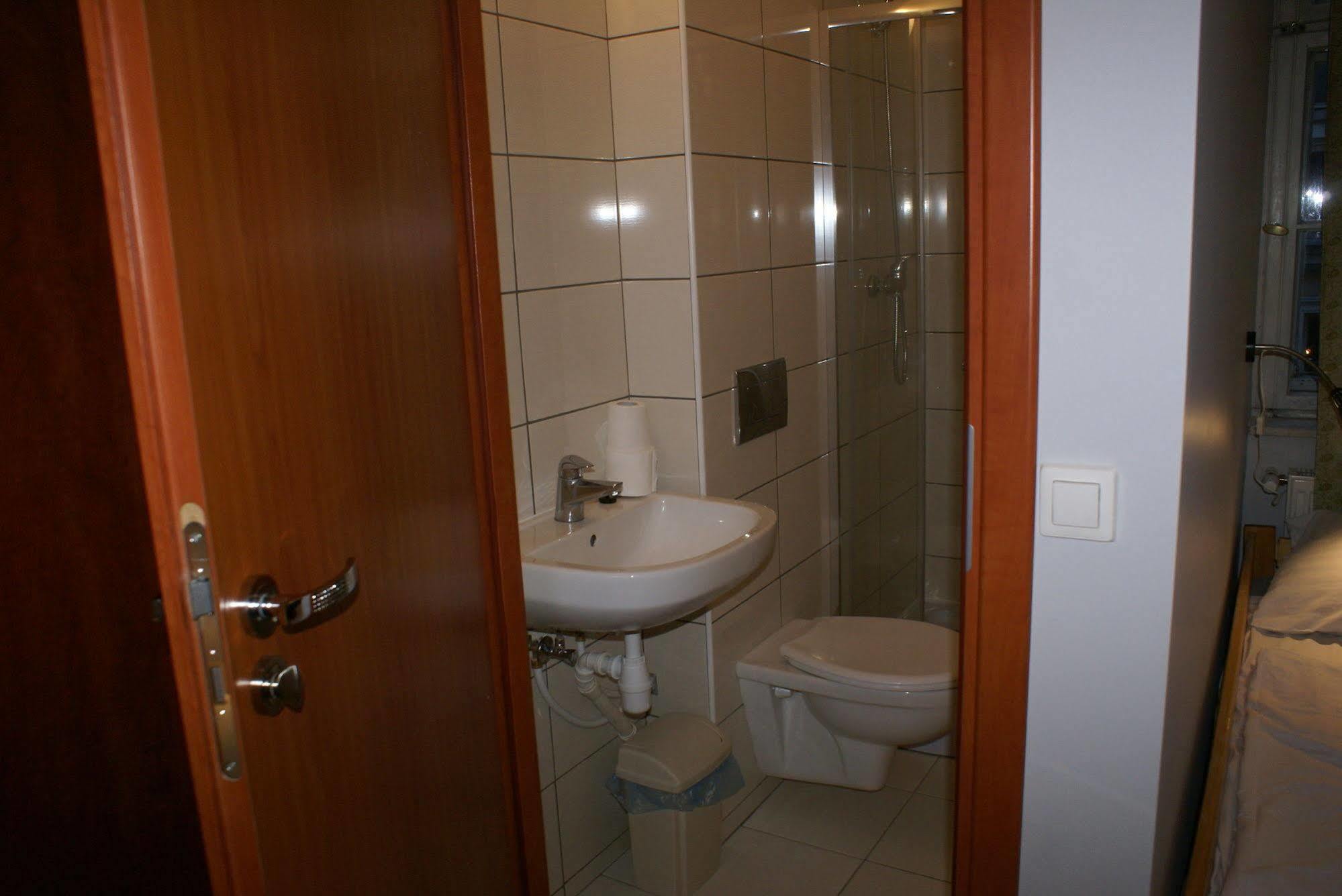 פוזנן Frolic Goats Hostel מראה חיצוני תמונה